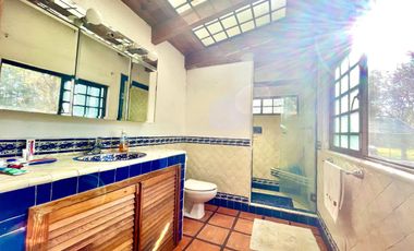 CASA EN VENTA EN CHIMALIAPAN, OCOYOACAN - AMPLIO TERRENO
