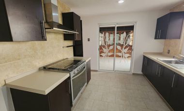 CASA EN RENTA EN VILLAS DEL CASTAÑO II, METEPEC