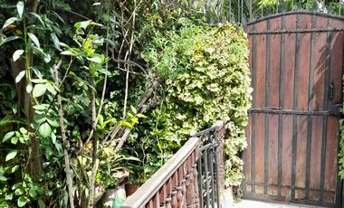 GRAN CASA, SECTOR TRANQUILO, 4 DORMITORIOS, 2 BAÑOS, ENTRADA 3 VEHICULOS