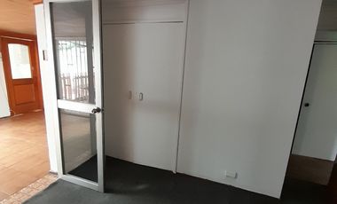 GRAN CASA, SECTOR TRANQUILO, 4 DORMITORIOS, 2 BAÑOS, ENTRADA 3 VEHICULOS