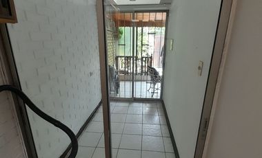 GRAN CASA, SECTOR TRANQUILO, 4 DORMITORIOS, 2 BAÑOS, ENTRADA 3 VEHICULOS