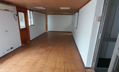 GRAN CASA, SECTOR TRANQUILO, 4 DORMITORIOS, 2 BAÑOS, ENTRADA 3 VEHICULOS