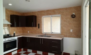 CASA EN RENTA EN VILLAS DEL CASTALO 1, METEPEC.