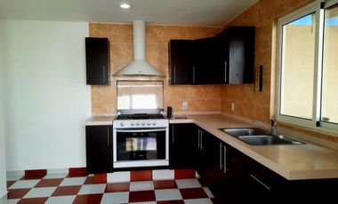 CASA EN RENTA EN VILLAS DEL CASTALO 1, METEPEC.