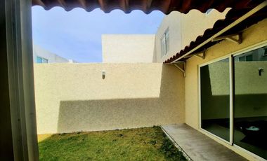 CASA EN RENTA EN VILLAS DEL CASTALO 1, METEPEC.