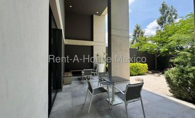 Departamento amueblado en planta baja, 3 recámaras, RENTA - Santa Fe Juriquilla