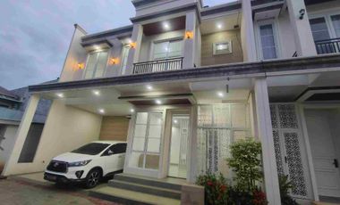DIJUAL Rumah 2 Lantai Mewah Murah dekat Tol Bambu Apus 2
