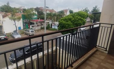 Beli Rumah Bagus strategis area Komersial Bonus Apotik, Kencana Loka, BSD