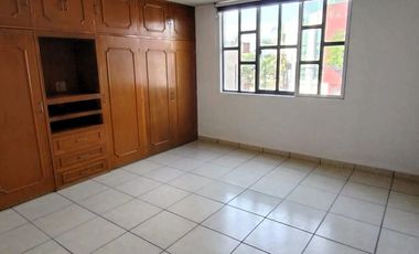 EN RENTA EN CHAPULTEPEC ORIENTE A solo 15 metros de Blvd. García de León