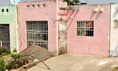 CASA EN VENTA EN COLINAS DE SANTA FÉ, VERACRUZ