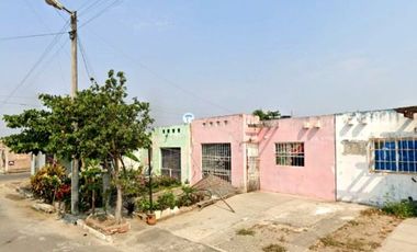 CASA EN VENTA EN COLINAS DE SANTA FÉ, VERACRUZ