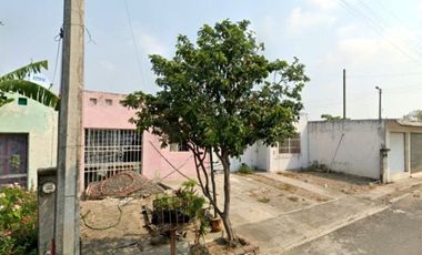 CASA EN VENTA EN COLINAS DE SANTA FÉ, VERACRUZ