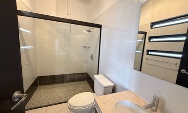 Casa en Renta en Almendros Residencial III – Amueblada y Muy Céntrica