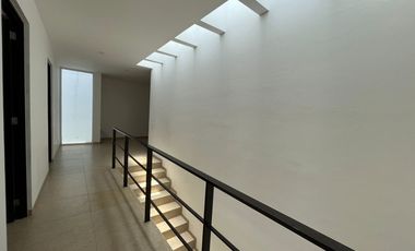 RENTA CASA EN ESQUINA EN PRIVADA DA VINCI DENTRO DE CUMBRES DEL LAGO QUERETARO