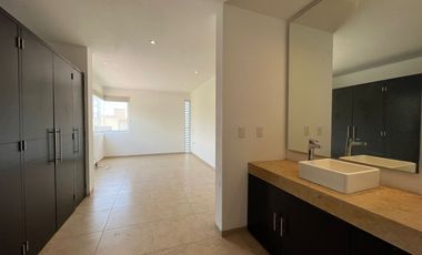 RENTA CASA EN ESQUINA EN PRIVADA DA VINCI DENTRO DE CUMBRES DEL LAGO QUERETARO