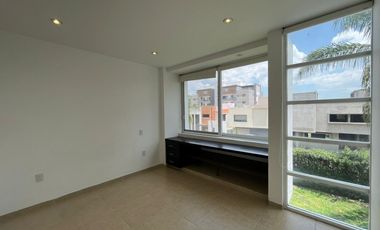 RENTA CASA EN ESQUINA EN PRIVADA DA VINCI DENTRO DE CUMBRES DEL LAGO QUERETARO