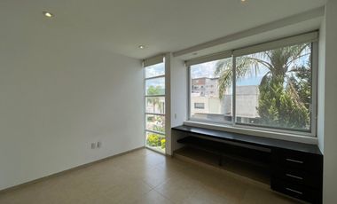 RENTA CASA EN ESQUINA EN PRIVADA DA VINCI DENTRO DE CUMBRES DEL LAGO QUERETARO