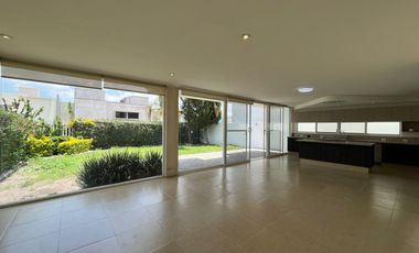 RENTA CASA EN ESQUINA EN PRIVADA DA VINCI DENTRO DE CUMBRES DEL LAGO QUERETARO