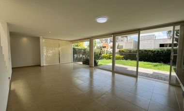 RENTA CASA EN ESQUINA EN PRIVADA DA VINCI DENTRO DE CUMBRES DEL LAGO QUERETARO