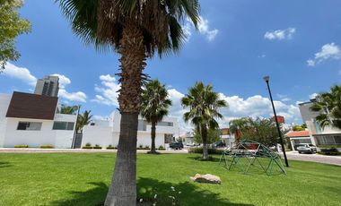 RENTA CASA EN ESQUINA EN PRIVADA DA VINCI DENTRO DE CUMBRES DEL LAGO QUERETARO