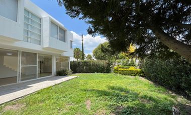 RENTA CASA EN ESQUINA EN PRIVADA DA VINCI DENTRO DE CUMBRES DEL LAGO QUERETARO