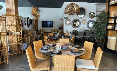 Local comercial en Jardines del Pedregal, Periférico y Blvd. de la Luz