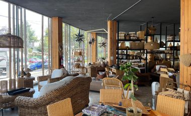 Local comercial en Jardines del Pedregal, Periférico y Blvd. de la Luz