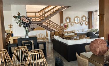 Local comercial en Jardines del Pedregal, Periférico y Blvd. de la Luz