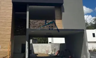 Casa en Venta en Altares Residencial, Santiago, Nuevo León