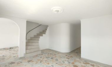 Casa en Arriendo en unidad cerrada ubicada en Álamos