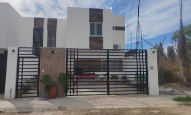Casa en venta en Manzanillo, Colima