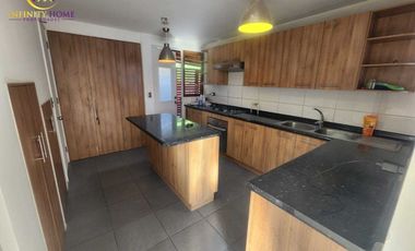 Amplia Casa con Piscina Arriendo Alto El Manzano Til Til