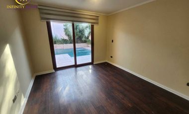 Amplia Casa con Piscina Arriendo Alto El Manzano Til Til