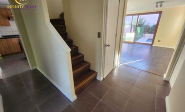 Amplia Casa con Piscina Arriendo Alto El Manzano Til Til