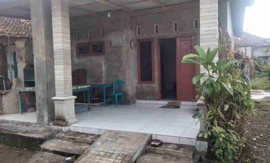 jual cepat rumah kampung tinggal ngecatt  SDH bagus di Banaran Kandangan Kediri