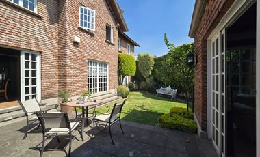 VENDO CASA EN CONDOMINIO DE SOLO 2 CASAS ESTILO INGLÉS, EN CALLE LLANURA, JARDINES DEL PEDREGAL