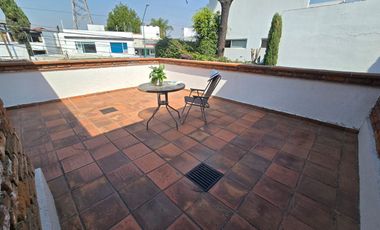 VENDO CASA EN CONDOMINIO DE SOLO 2 CASAS ESTILO INGLÉS, EN CALLE LLANURA, JARDINES DEL PEDREGAL