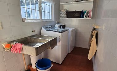 VENDO CASA EN CONDOMINIO DE SOLO 2 CASAS ESTILO INGLÉS, EN CALLE LLANURA, JARDINES DEL PEDREGAL