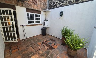 VENDO CASA EN CONDOMINIO DE SOLO 2 CASAS ESTILO INGLÉS, EN CALLE LLANURA, JARDINES DEL PEDREGAL