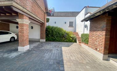 VENDO CASA EN CONDOMINIO DE SOLO 2 CASAS ESTILO INGLÉS, EN CALLE LLANURA, JARDINES DEL PEDREGAL