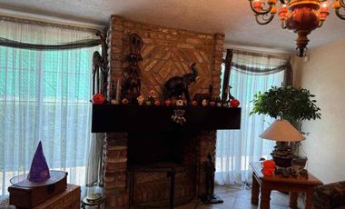 PRECIOSA CASA EN VENTA CON MUCHO JARDIN en Cacalomacan