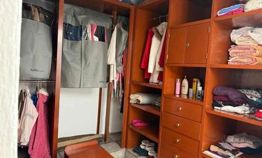 PRECIOSA CASA EN VENTA CON MUCHO JARDIN en Cacalomacan