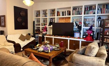 PRECIOSA CASA EN VENTA CON MUCHO JARDIN en Cacalomacan