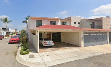 🏡 **CASA EN VENTA – FRACCIONAMIENTO, ZAPOTLÁN EL GRANDE** 💼 **REMATE BANCARIO | ESTADO DE POSESIÓN**