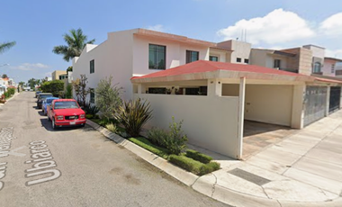 🏡 **CASA EN VENTA – FRACCIONAMIENTO, ZAPOTLÁN EL GRANDE** 💼 **REMATE BANCARIO | ESTADO DE POSESIÓN**