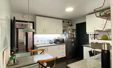 VENTA CASA PROVENZAL EN PIEDRA ROJA, 4D + PIEZA SERVICIO + TERRAZA TECHADA + PISCINA, ¡A PASOS DEL COLEGIO SAN JOSÉ Y VERBO DIVINO!