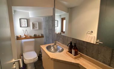 VENTA CASA PROVENZAL EN PIEDRA ROJA, 4D + PIEZA SERVICIO + TERRAZA TECHADA + PISCINA, ¡A PASOS DEL COLEGIO SAN JOSÉ Y VERBO DIVINO!