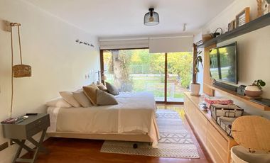 VENTA CASA PROVENZAL EN PIEDRA ROJA, 4D + PIEZA SERVICIO + TERRAZA TECHADA + PISCINA, ¡A PASOS DEL COLEGIO SAN JOSÉ Y VERBO DIVINO!