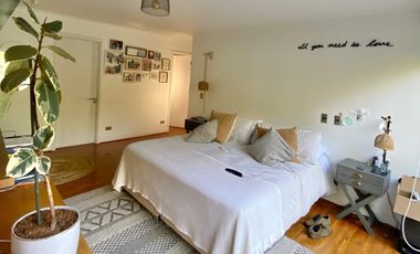 VENTA CASA PROVENZAL EN PIEDRA ROJA, 4D + PIEZA SERVICIO + TERRAZA TECHADA + PISCINA, ¡A PASOS DEL COLEGIO SAN JOSÉ Y VERBO DIVINO!