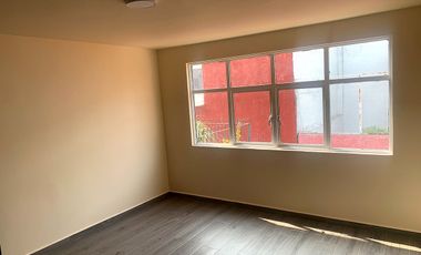 Se renta Casa cerca de Avenida Santana, Avenida Canal de Miramontes, Metro Taxqueña